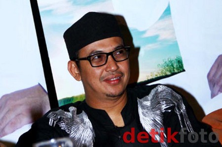 Dilelang, Peci Mendiang Ustad Jeffry Terjual Rp 31 Juta Dilelang, Peci Mendiang Ustad Jeffry Terjual Rp 31 Juta