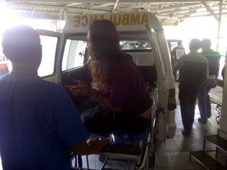 Motif Menabrakkan Mobil Masih Misterius, Lusiana Dibawa ke RSJ Motif Menabrakkan Mobil Masih Misterius, Lusiana Dibawa ke RSJ