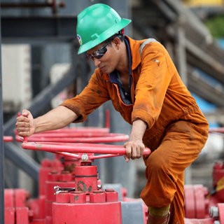Perusahaan Prancis Total E&P Mulai Ngebor Cari Minyak dan Gas di Papua Perusahaan Prancis Total E&P Mulai Ngebor Cari Minyak dan Gas di Papua
