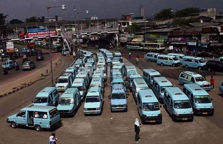 Harga BBM Naik, Tarif Angkutan DKI Diusulkan Naik 30 % Harga BBM Naik, Tarif Angkutan DKI Diusulkan Naik 30 %