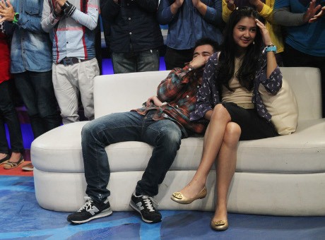 Mikha Tambayong Pacaran dengan Raffi Ahmad? Mikha Tambayong Pacaran dengan Raffi Ahmad?