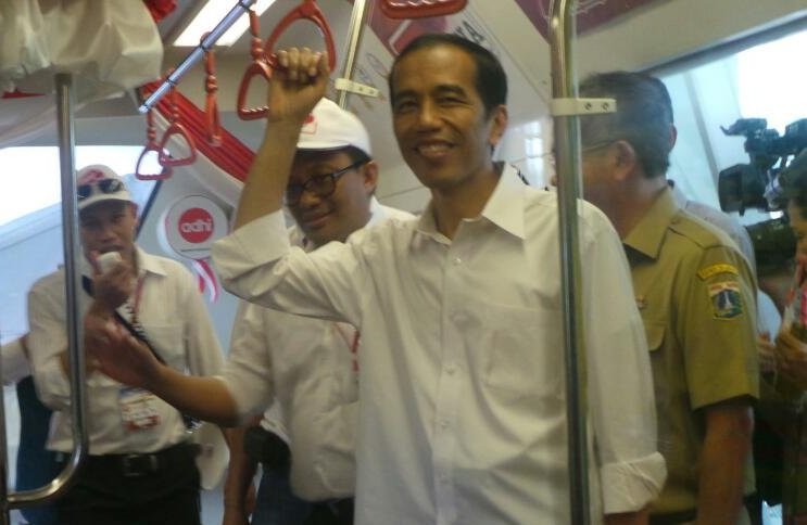 Jokowi: Monorel Rampung 3,5 Tahun dan MRT 6 Tahun Jokowi: Monorel Rampung 3,5 Tahun dan MRT 6 Tahun