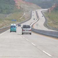 KM 47 Tol Cipularang Longsor, Jasa Marga Berlakukan Sistem Contra Flow KM 47 Tol Cipularang Longsor, Jasa Marga Berlakukan Sistem Contra Flow