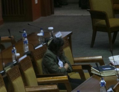 Rendy Lamadjido Tertidur Saat Paripurna DPR, PDIP Anggap Wajar Rendy Lamadjido Tertidur Saat Paripurna DPR, PDIP Anggap Wajar