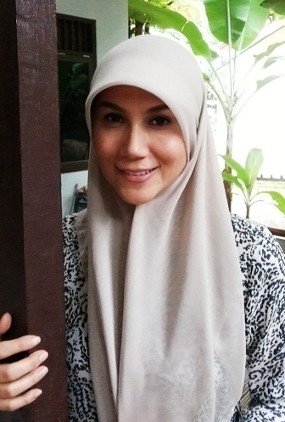 Marini Zumarnis dan Kisah tentang Cap Ibu Rumah Tangga Stripping Marini Zumarnis dan Kisah tentang Cap Ibu Rumah Tangga Stripping