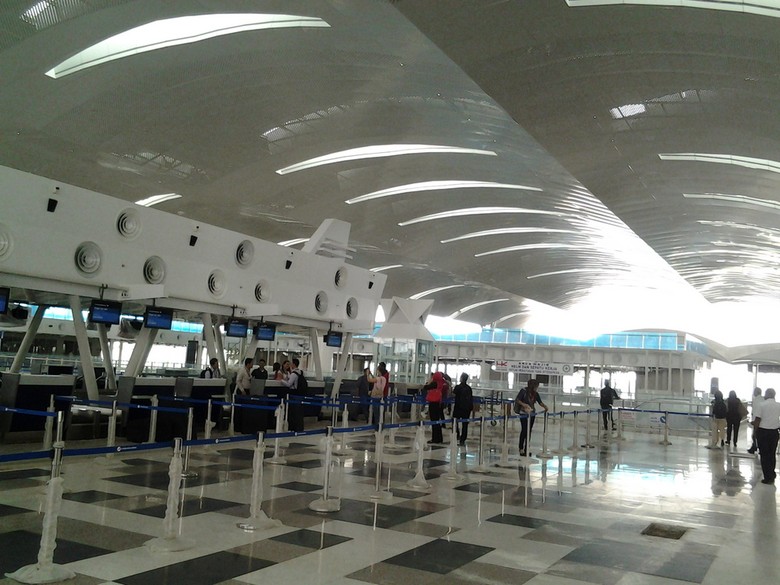 Pengantar Bisa Ikut Masuk Ruang Check-In Bandara Kuala Namu Pengantar Bisa Ikut Masuk Ruang Check-In Bandara Kuala Namu