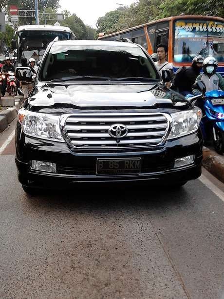 Dipukul Pengemudi Mobil Mewah, Penjaga Busway: Kita Pasrah, Orang Kecil Dipukul Pengemudi Mobil Mewah, Penjaga Busway: Kita Pasrah, Orang Kecil