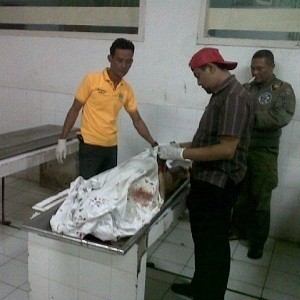 Jasad Sisca Yofie Diautopsi di RS Hasan Sadikin Jasad Sisca Yofie Diautopsi di RS Hasan Sadikin