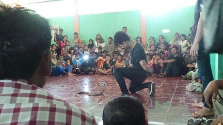 Menegangkan! Atraksi Ular di Ragunan Menegangkan! Atraksi Ular di Ragunan