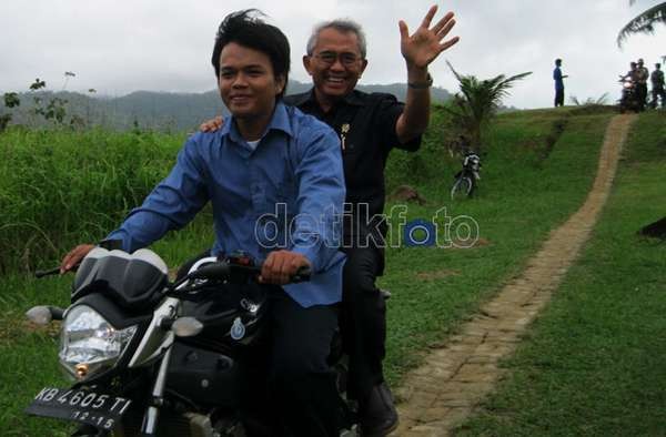Menteri PU: PNS yang Bolos Hari Ini Pasti Dapat Teguran Menteri PU: PNS yang Bolos Hari Ini Pasti Dapat Teguran