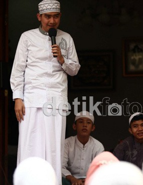 Kasus Tarif Dakwah di Hong Kong, Ustad Solmed Lebih Terima Dipolisikan Kasus Tarif Dakwah di Hong Kong, Ustad Solmed Lebih Terima Dipolisikan