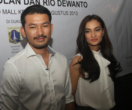 Pernikahan Atiqah Hasiholan dan Rio Dewanto Dibantu Pemda DKI Pernikahan Atiqah Hasiholan dan Rio Dewanto Dibantu Pemda DKI