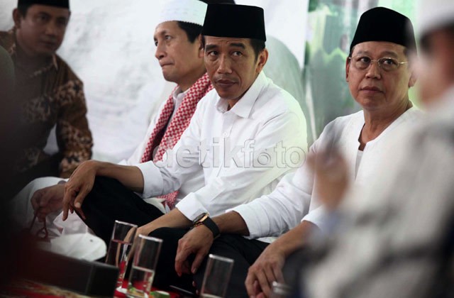 Soal Tuntutan Upah Rp 3,7 Juta, Jokowi: Buruh, Pakai Logika Sajalah Soal Tuntutan Upah Rp 3,7 Juta, Jokowi: Buruh, Pakai Logika Sajalah