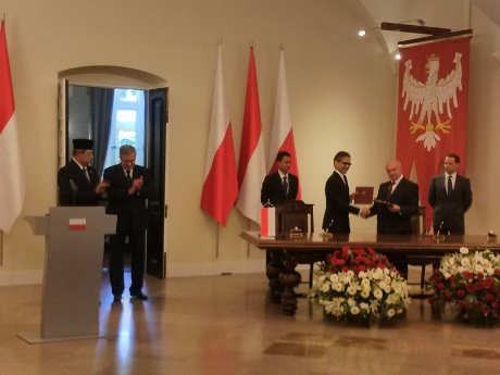 Indonesia dan Polandia Jajaki Produksi Bersama Alutsista Indonesia dan Polandia Jajaki Produksi Bersama Alutsista