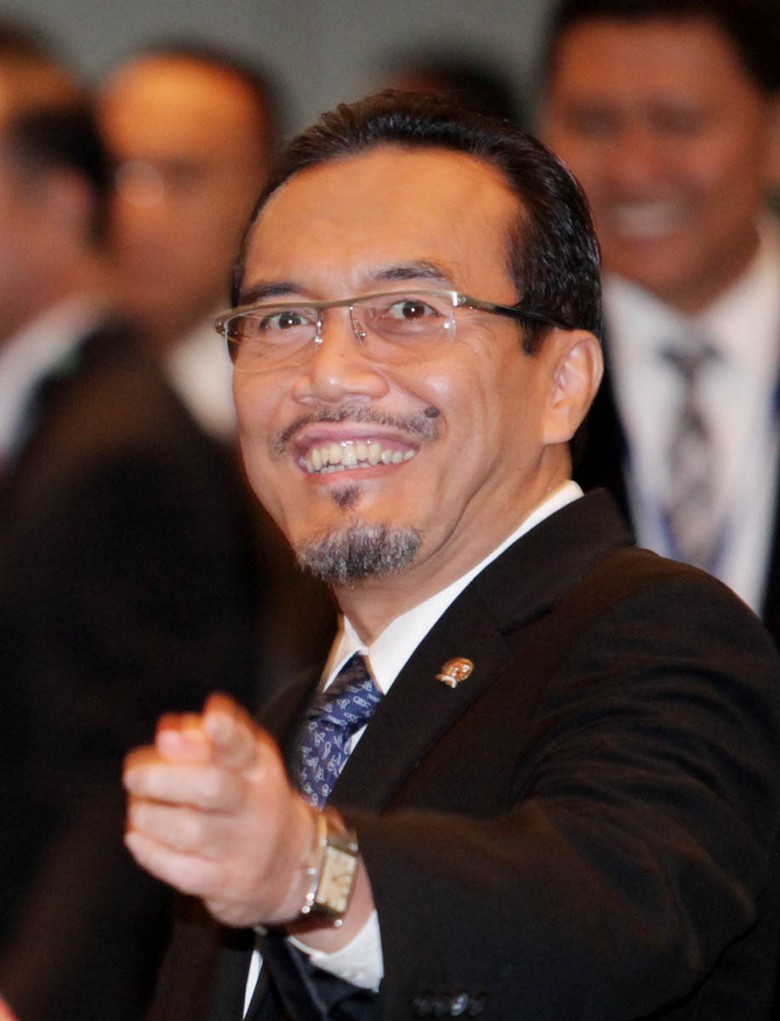 Siapa Sesungguhnya Bunda Putri, Pak Mentan? Siapa Sesungguhnya Bunda Putri, Pak Mentan?