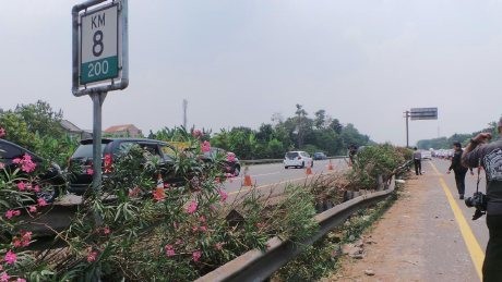 Polisi Gelar Kasus Kecelakaan Maut yang Libatkan Dul di Tol Jagorawi Polisi Gelar Kasus Kecelakaan Maut yang Libatkan Dul di Tol Jagorawi