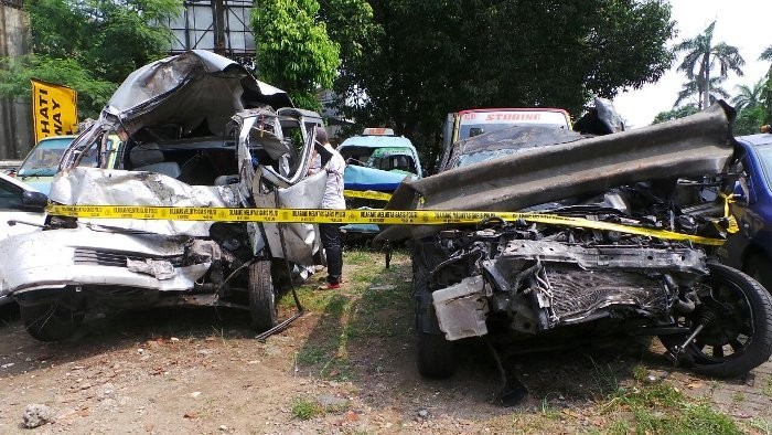 Polres Jaktim: Isi Lancer 2 Orang, Avanza 4 Orang, Gran Max 13 Orang Polres Jaktim: Isi Lancer 2 Orang, Avanza 4 Orang, Gran Max 13 Orang