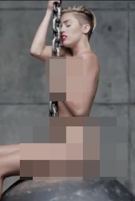 Ini Penampilan Berani Miley Cyrus di Video Klip Terbaru Ini Penampilan Berani Miley Cyrus di Video Klip Terbaru