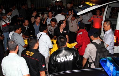 Wakapolri: Bripka Sukardi Terkena Dua Tembakan Wakapolri: Bripka Sukardi Terkena Dua Tembakan