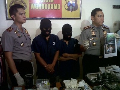 Pasutri Dokter Kandungan Gadungan Diringkus Pasutri Dokter Kandungan Gadungan Diringkus