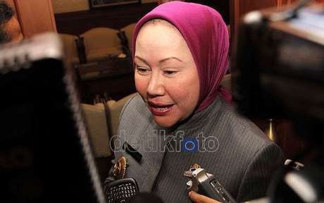 Keluarga Terantuk Kasus Korupsi, Ratu Atut: Proses Sesuai Aturan Keluarga Terantuk Kasus Korupsi, Ratu Atut: Proses Sesuai Aturan