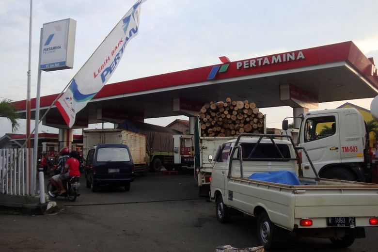 Konsumsi BBM Solar dan Premium Terus Naik, Minyak Tanah Turun Konsumsi BBM Solar dan Premium Terus Naik, Minyak Tanah Turun