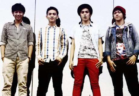 Friday, Bermusik dengan Filosofi \Rock n Roll\ Friday, Bermusik dengan Filosofi \Rock n Roll\