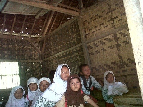 Madrasah \Terlantar\ di Pandeglang Dapat Bantuan Swasta Madrasah \Terlantar\ di Pandeglang Dapat Bantuan Swasta