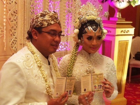 Suami Terjerat Kasus Penipuan, Eddies Adelia Pernah Diingatkan Din Syamsuddin Suami Terjerat Kasus Penipuan, Eddies Adelia Pernah Diingatkan Din Syamsuddin