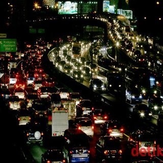 Ditanya Soal Solusi Macet, Ini Jawaban Menhub EE Mangindaan Ditanya Soal Solusi Macet, Ini Jawaban Menhub EE Mangindaan