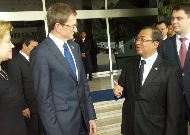 Delegasi Parlemen Rusia Kunjungi DPR Delegasi Parlemen Rusia Kunjungi DPR