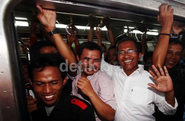 Dahlan Iskan: 16.000 Pegawai Outsourcing PLN Diangkat Jadi Karyawan Tetap Dahlan Iskan: 16.000 Pegawai Outsourcing PLN Diangkat Jadi Karyawan Tetap
