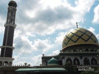 Bangunan Masjid Moh Kholil Bangkalan Madura Bangunan Masjid Moh Kholil Bangkalan Madura