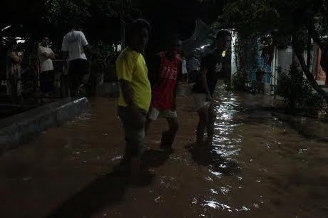 Curah Hujan Tinggi, Ratusan Rumah di Semarang Terendam Banjir Curah Hujan Tinggi, Ratusan Rumah di Semarang Terendam Banjir