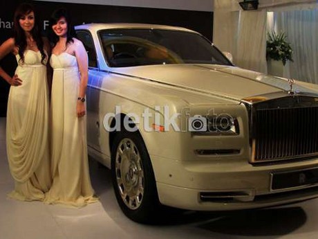 10 Mobil Tercepat dan Termahal Tahun Ini 10 Mobil Tercepat dan Termahal Tahun Ini