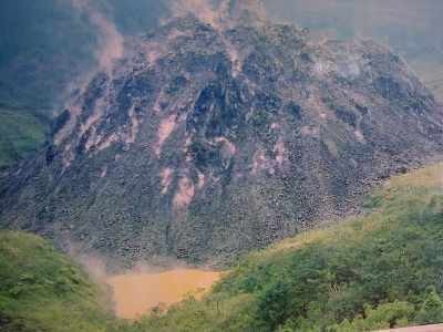 Letusan Gunung Kelud Masih Terus Belangsung, Hujan Kerikil Radius 15 KM Letusan Gunung Kelud Masih Terus Belangsung, Hujan Kerikil Radius 15 KM