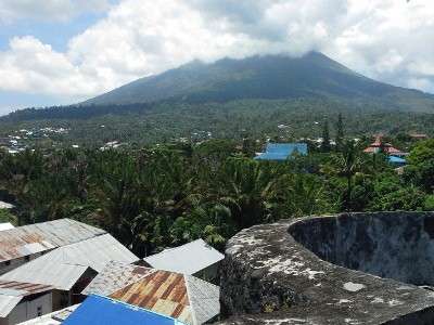Ternate, Kota Rempah dan Sejarah di Kaki Gunung Gamalama Ternate, Kota Rempah dan Sejarah di Kaki Gunung Gamalama
