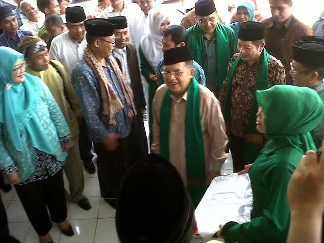 Ulama Tasik dan PPP Jabar Beri Sinyal Dukung JK Jadi Cawapres Jokowi Ulama Tasik dan PPP Jabar Beri Sinyal Dukung JK Jadi Cawapres Jokowi