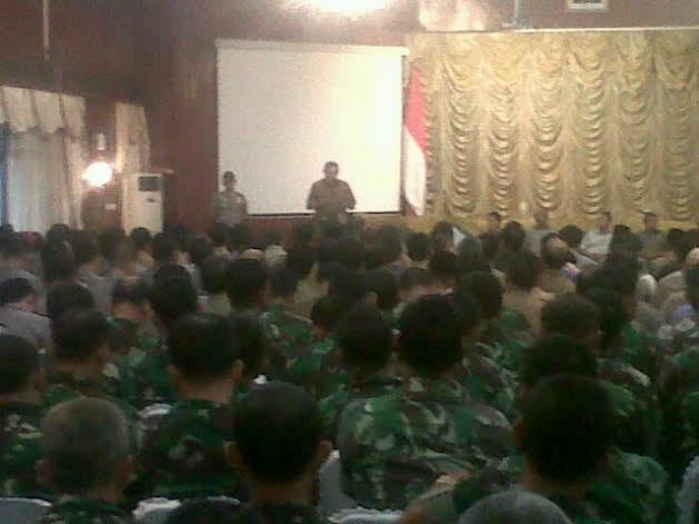 SBY Kumpulkan Bupati, Walikota Hingga Perusahaan di Riau Bahas Kabut Asap SBY Kumpulkan Bupati, Walikota Hingga Perusahaan di Riau Bahas Kabut Asap