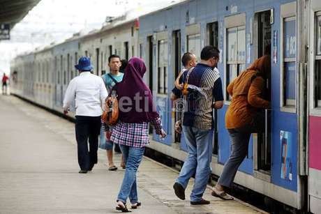 Perjalanan Commuter Line Pagi Ini Kembali Normal Perjalanan Commuter Line Pagi Ini Kembali Normal