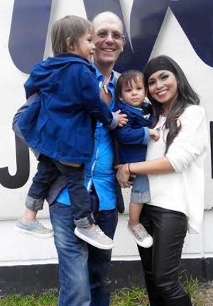 Ternyata Mantan Istri Daus Mini Pacari Bule yang Masih Beristri Ternyata Mantan Istri Daus Mini Pacari Bule yang Masih Beristri