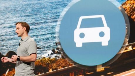 Bos Google saat memperkenalkan Android Auto (gettyimages) Bos Google saat memperkenalkan Android Auto (gettyimages)