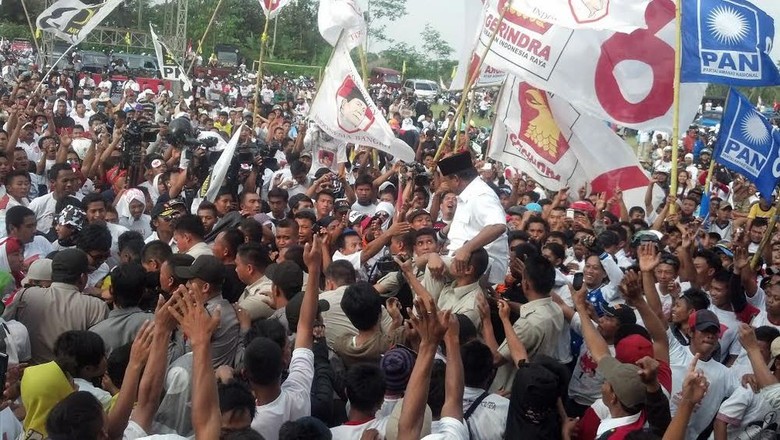 Tim Prabowo-Hatta Akan Gunakan Kekuatan Parlemen Tim Prabowo-Hatta Akan Gunakan Kekuatan Parlemen