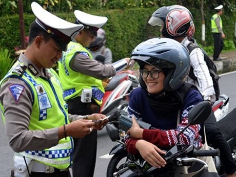 Polisi: Pengendara Rebutan Jalan yang Makin Sempit Polisi: Pengendara Rebutan Jalan yang Makin Sempit