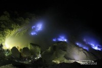 Blue fire yang bisa traveller jumpai di waktu malam-hingga subuh Blue fire yang bisa traveller jumpai di waktu malam-hingga subuh