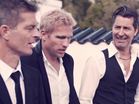 MLTR Bicara Cinta di Video Klip Call On Love MLTR Bicara Cinta di Video Klip Call On Love