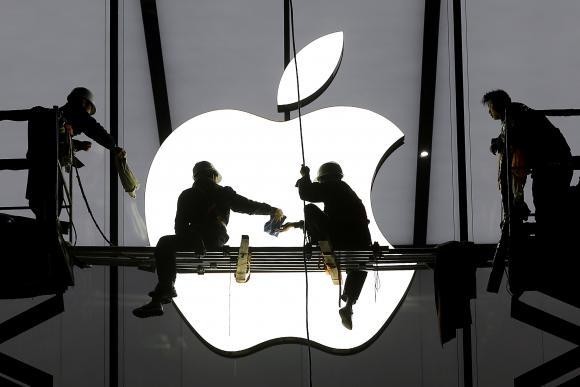 Apple (reuters) Apple (reuters)