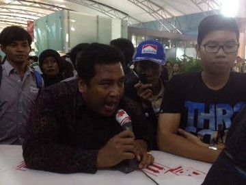 Tutup Pintu Boarding Lounge, Penumpang Minta Rusdi Kirana Tutup Pintu Boarding Lounge, Penumpang Minta Rusdi Kirana