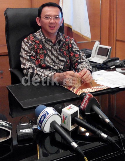 Bongkar APBD, Ahok Cari Kebenaran Harga UPS dan Tangkap Kejanggalan Bongkar APBD, Ahok Cari Kebenaran Harga UPS dan Tangkap Kejanggalan