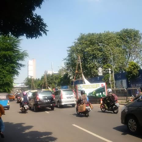 Tak Ada Penutupan Arus Selama Pembangunan Jalan Layang TransJ di Tendean Tak Ada Penutupan Arus Selama Pembangunan Jalan Layang TransJ di Tendean